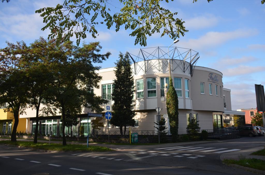Hotel Falko Rumia Exteriör bild