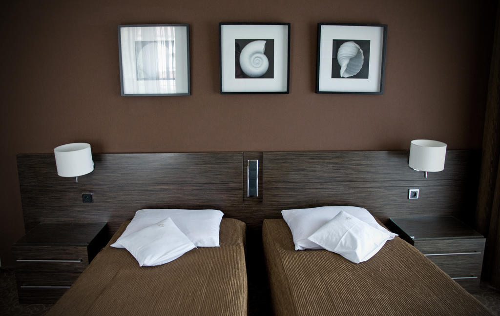 Hotel Falko Rumia Exteriör bild