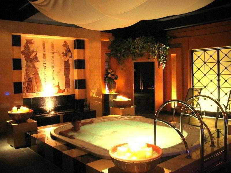 Hotel Falko Rumia Exteriör bild